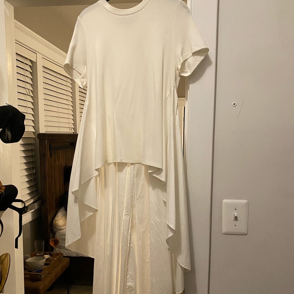 White asymmetrical hi low top